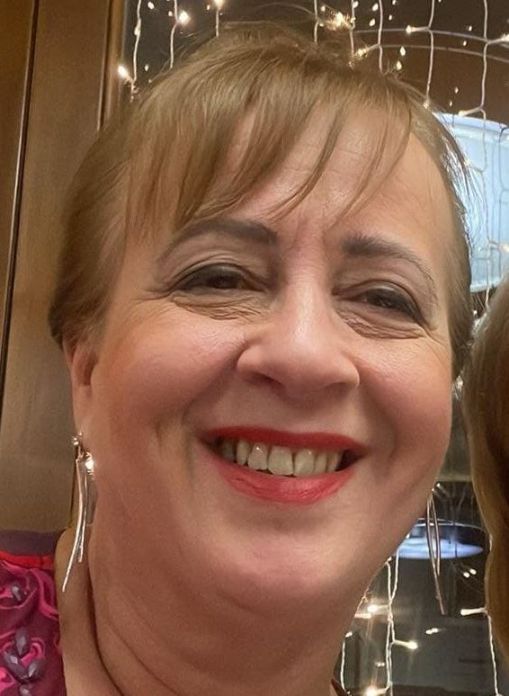 Ollári Éva